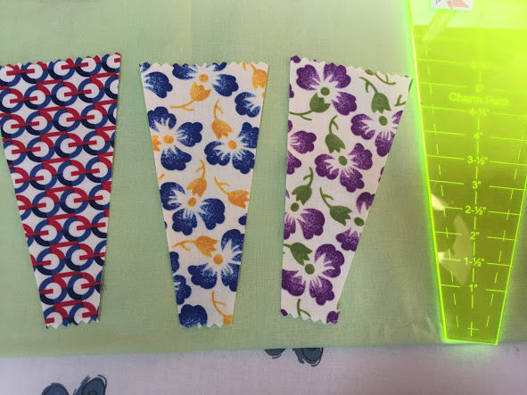 How to Use the Dresden Plate Template - Quilting With Lori